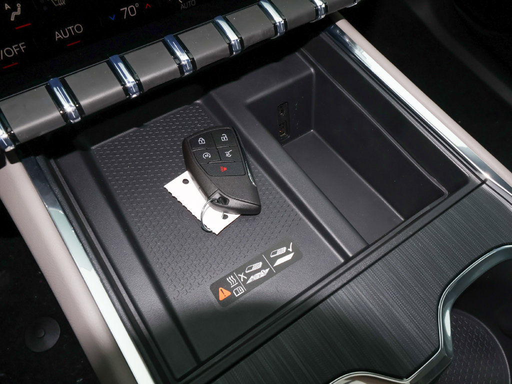 New 2027 GMC Acadia Elevation w/ Black Edition FWD image 28
