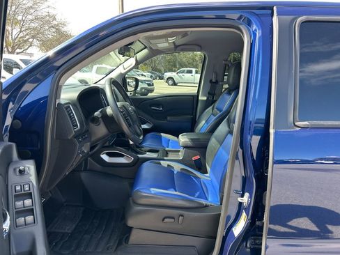 Certified 2022 Nissan Frontier SV image 17