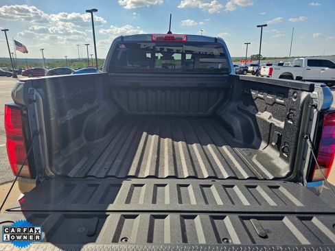 Used 2026 Chevrolet Colorado Z71 w/ Technology Package AWD/4WD image 6