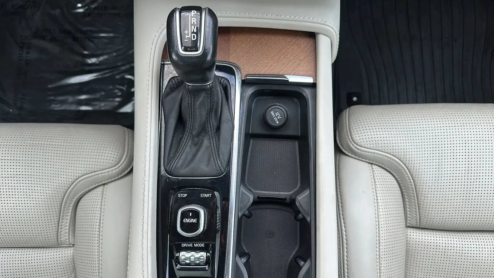 Used 2017 Volvo XC90 T6 Inscription w/ Vision Package AWD/4WD image 18
