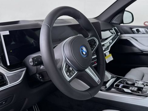 New 2026 BMW X5 xDrive50e w/ M Sport Package AWD/4WD image 11