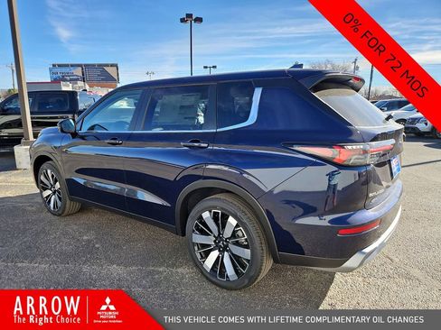 New 2026 Mitsubishi Outlander SE image 8