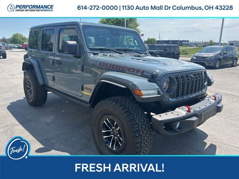 Used 2025 Jeep Wrangler Unlimited Rubicon AWD/4WD image 3