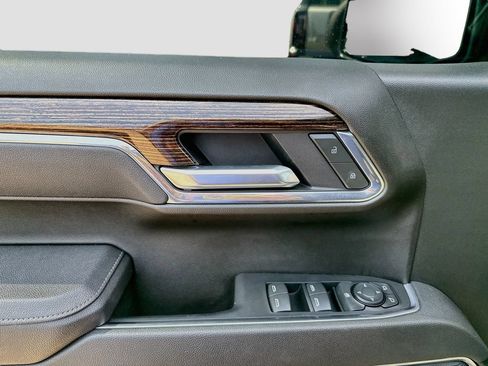 Used 2025 GMC Sierra 1500 Elevation RWD image 9