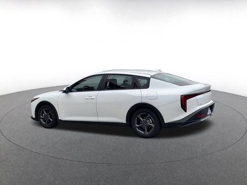 Used 2025 Kia K4 LXS image 10