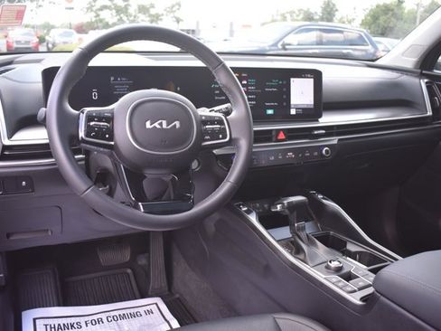 Used 2025 Kia Sorento S w/ Panoramic Sunroof Package FWD image 19