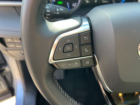 Used 2021 Toyota Highlander XLE image 13