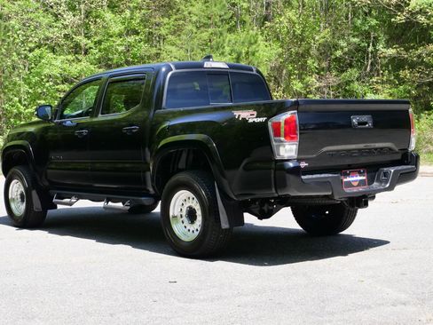 Used 2022 Toyota Tacoma TRD Sport AWD/4WD image 16