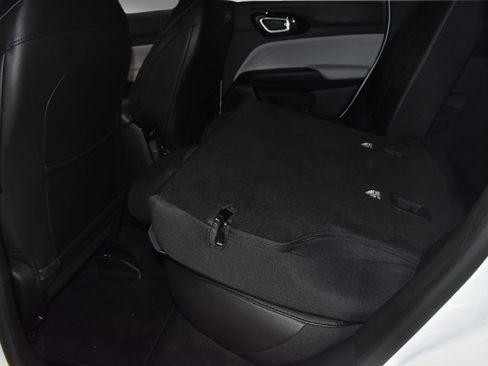 Used 2024 Jeep Compass Limited AWD/4WD image 12