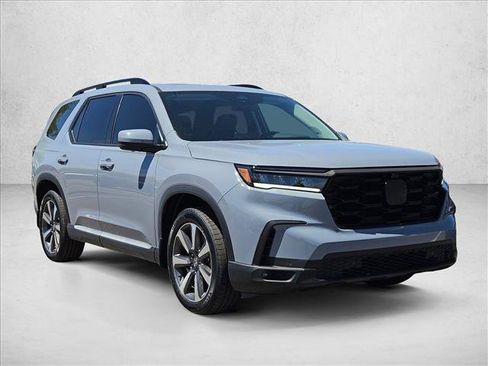Used 2024 Honda Pilot Elite image 3