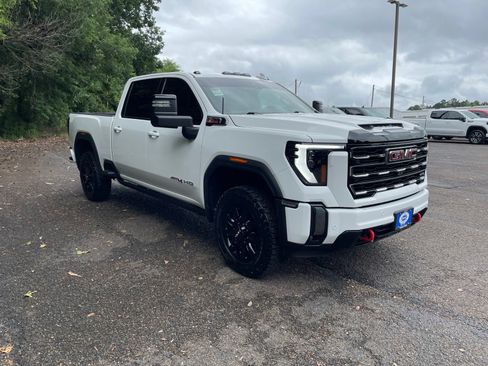 Used 2024 GMC Sierra 2500 AT4 w/ AT4 Premium Plus Package AWD/4WD image 9
