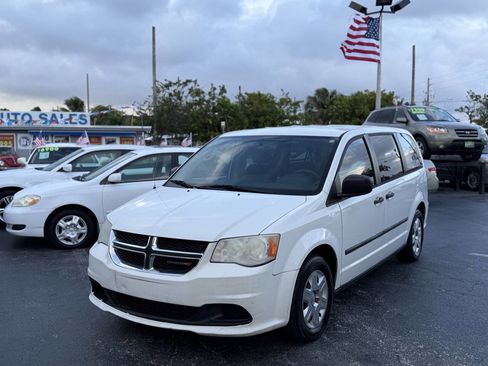 Used 2013 Dodge Grand Caravan American Value Package image 1