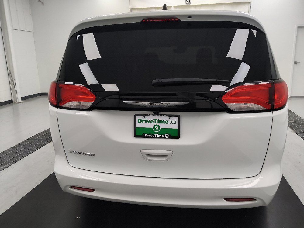 Used 2023 Chrysler Voyager LX FWD image 7