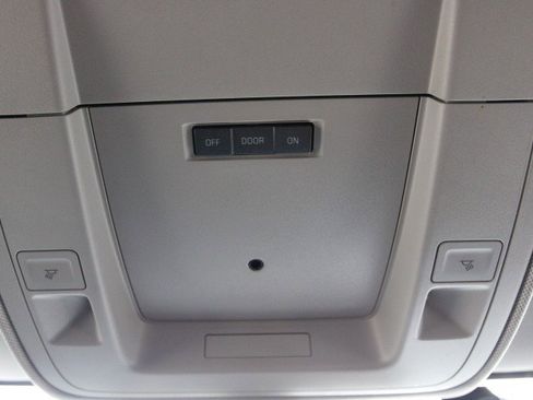 Used 2018 Chevrolet Silverado 3500 LT image 24