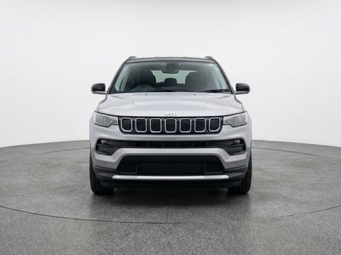 Used 2025 Jeep Compass Limited image 2