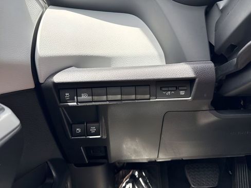 Used 2025 Toyota Sienna LE FWD image 24