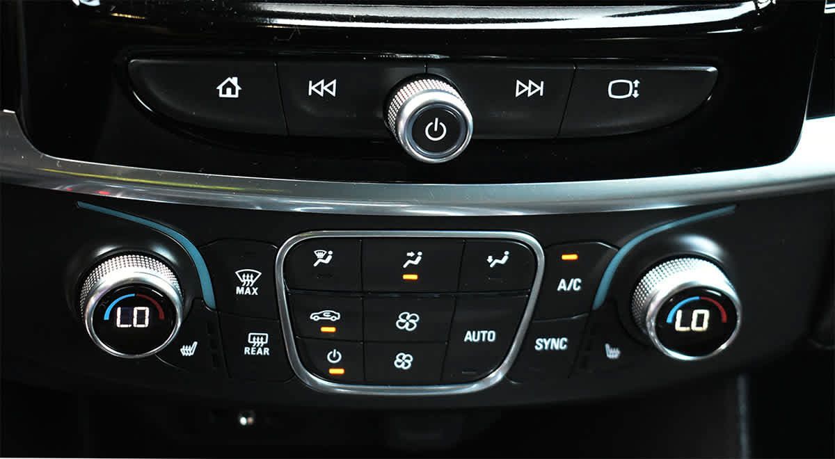Used 2023 Chevrolet Traverse LT AWD/4WD image 20