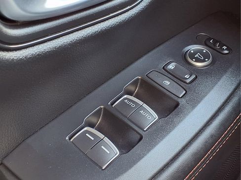 Certified 2025 Honda HR-V Sport image 19