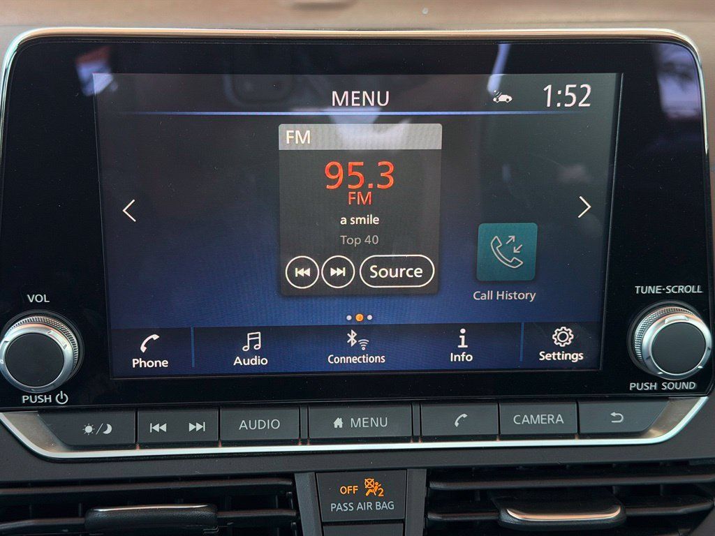 Used 2025 Nissan Altima 2.5 SV FWD image 29