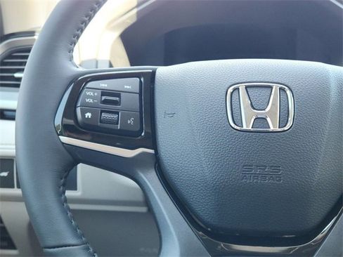 New 2026 Honda Odyssey Touring image 9