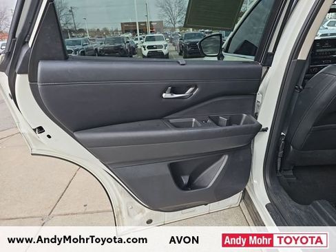 Used 2023 Nissan Pathfinder SL image 29