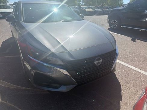 Certified 2025 Nissan Altima 2.5 S FWD image 1