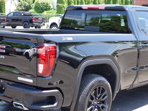 Used 2025 GMC Sierra 1500 Elevation w/ Elevation Premium Package AWD/4WD image 12
