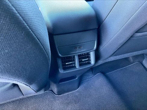 Used 2025 Chevrolet Equinox LT image 28