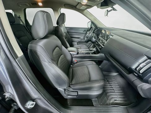 Used 2023 Nissan Pathfinder SV AWD/4WD image 33
