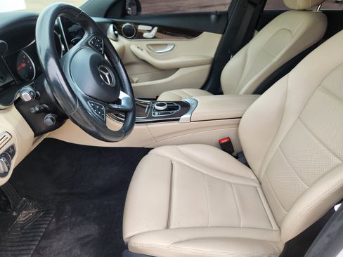 Used 2018 Mercedes-Benz C 300 4MATIC Sedan image 9
