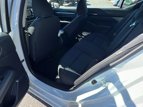 Used 2022 Nissan Altima 2.5 SV image 22