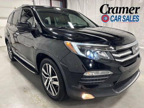 Used 2018 Honda Pilot Touring image 1