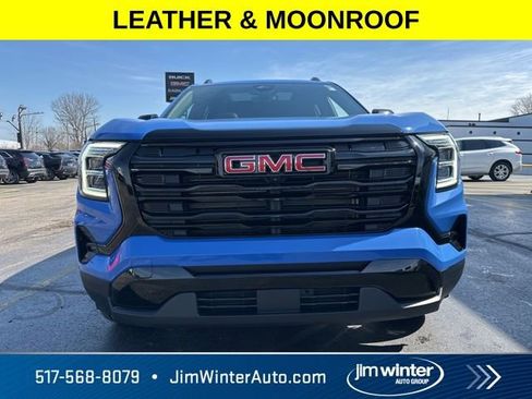 Used 2025 GMC Terrain Elevation w/ Elevation Premium Package image 5