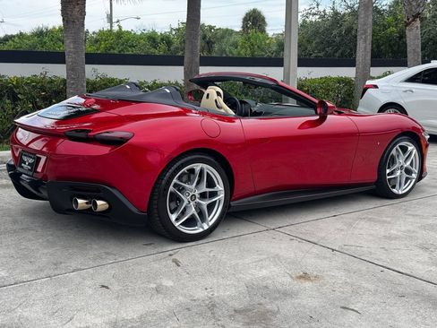 Used 2024 Ferrari Roma Spider RWD image 10
