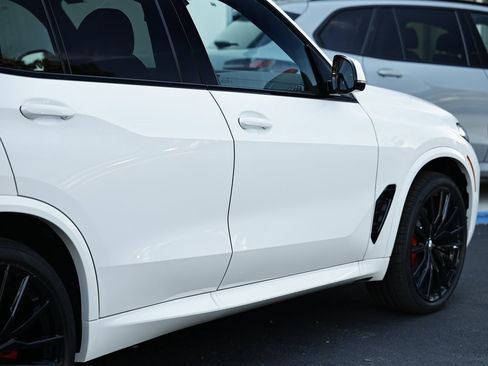 New 2026 BMW X5 sDrive40i image 8
