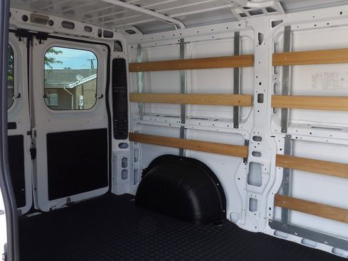 Used 2025 RAM ProMaster 2500 w/ U-Haul Equipment Group FWD image 23