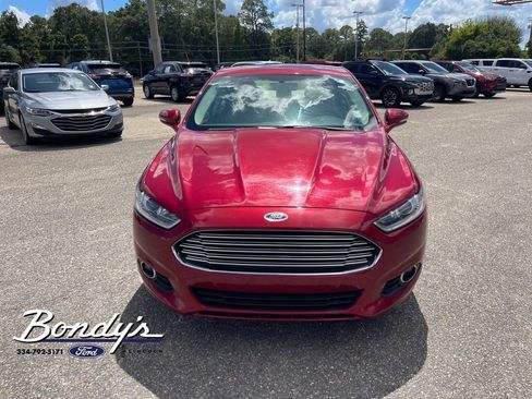 Used 2016 Ford Fusion SE w/ Equipment Group 202A FWD image 2