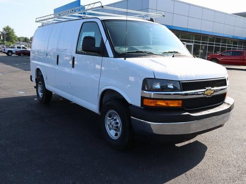 New 2025 Chevrolet Express 2500 w/ Driver Convenience Package RWD image 28