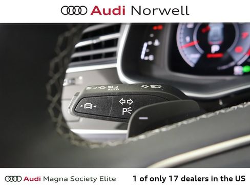 Certified 2025 Audi Q8 Prestige AWD/4WD image 29