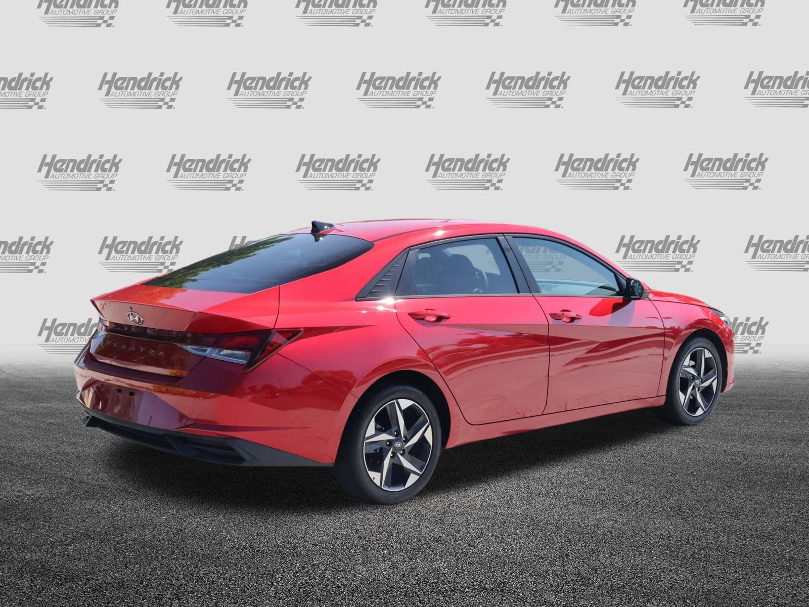 Used 2023 Hyundai Elantra SEL w/ Convenience Package FWD image 9
