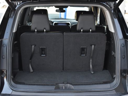 Used 2023 GMC Acadia SLT image 9