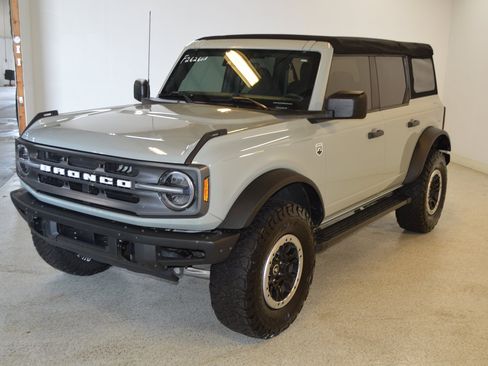 Used 2022 Ford Bronco Big Bend w/ Sasquatch Package AWD/4WD image 7