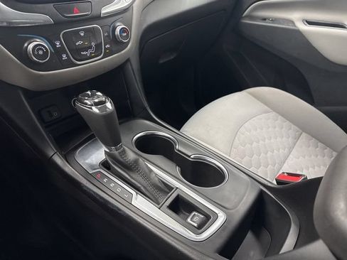 Used 2018 Chevrolet Equinox LS FWD image 19