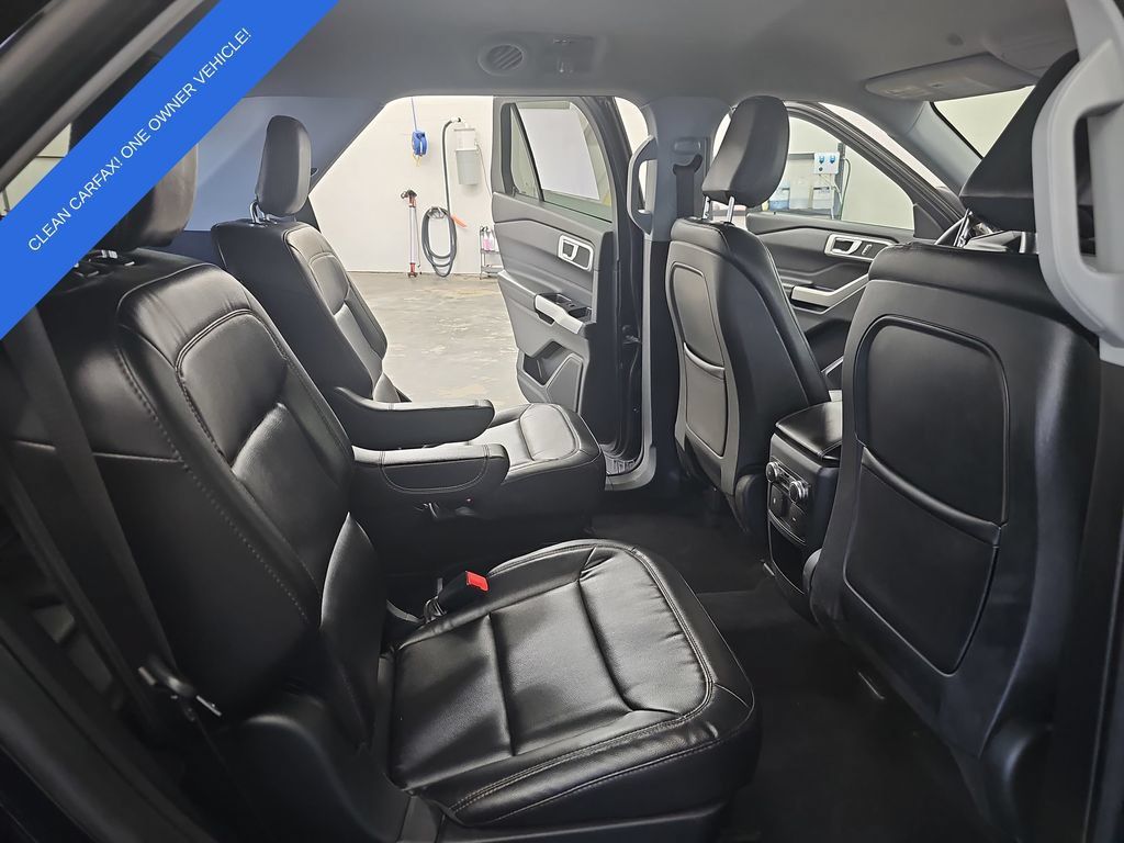 Used 2020 Ford Explorer XLT w/ Equipment Group 202A AWD/4WD image 11