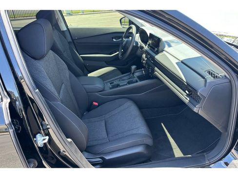 Certified 2025 Honda Accord SE image 18