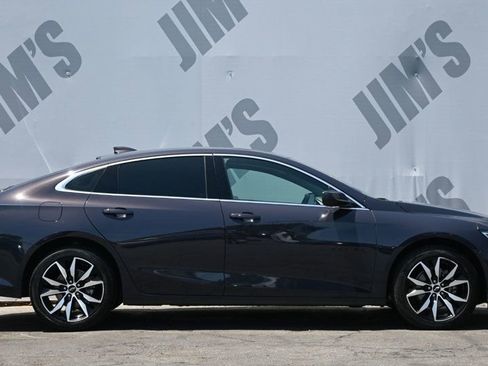 Used 2025 Chevrolet Malibu RS FWD image 4