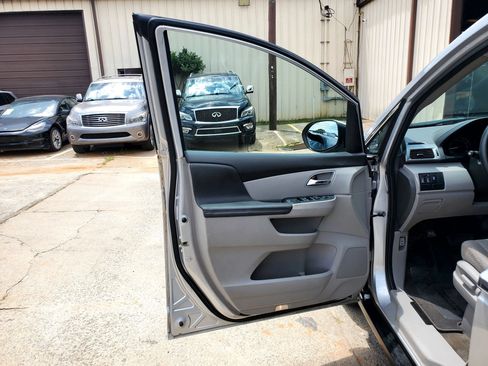 Used 2014 Honda Odyssey EX image 16