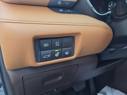 Used 2021 Toyota Highlander Platinum image 21