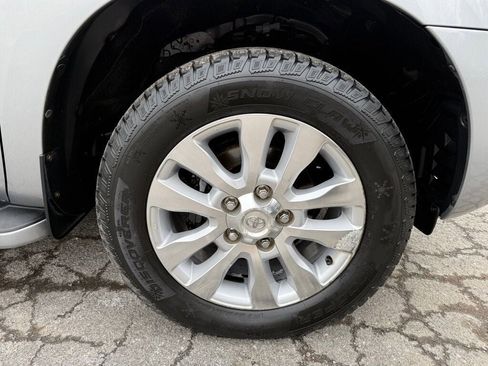 Used 2008 Toyota Sequoia Platinum image 9