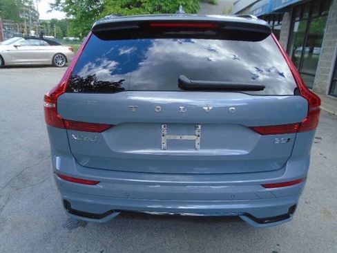 Used 2024 Volvo XC60 B5 Plus w/ Climate Package AWD/4WD image 5